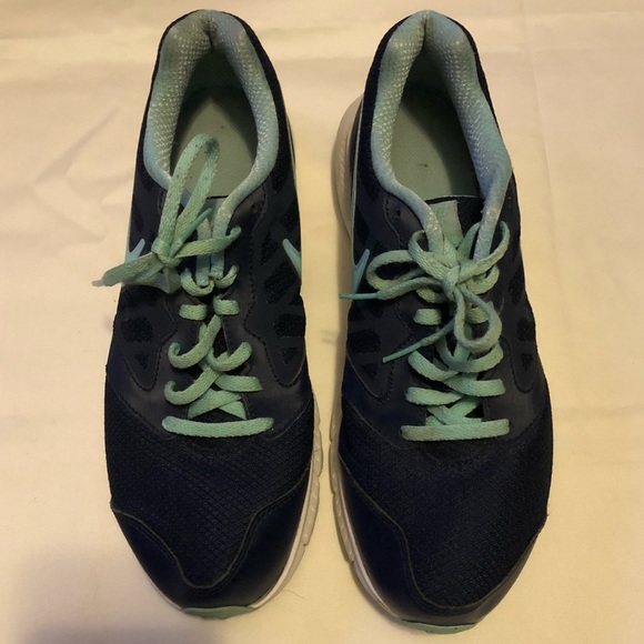 DONATED Womens Nike Downshifter Running Shoes - Picture 1 of 16